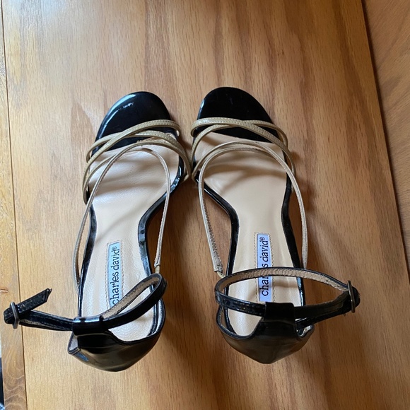 Charles David Black and Beige Patent Leather Heels - Picture 4 of 5
